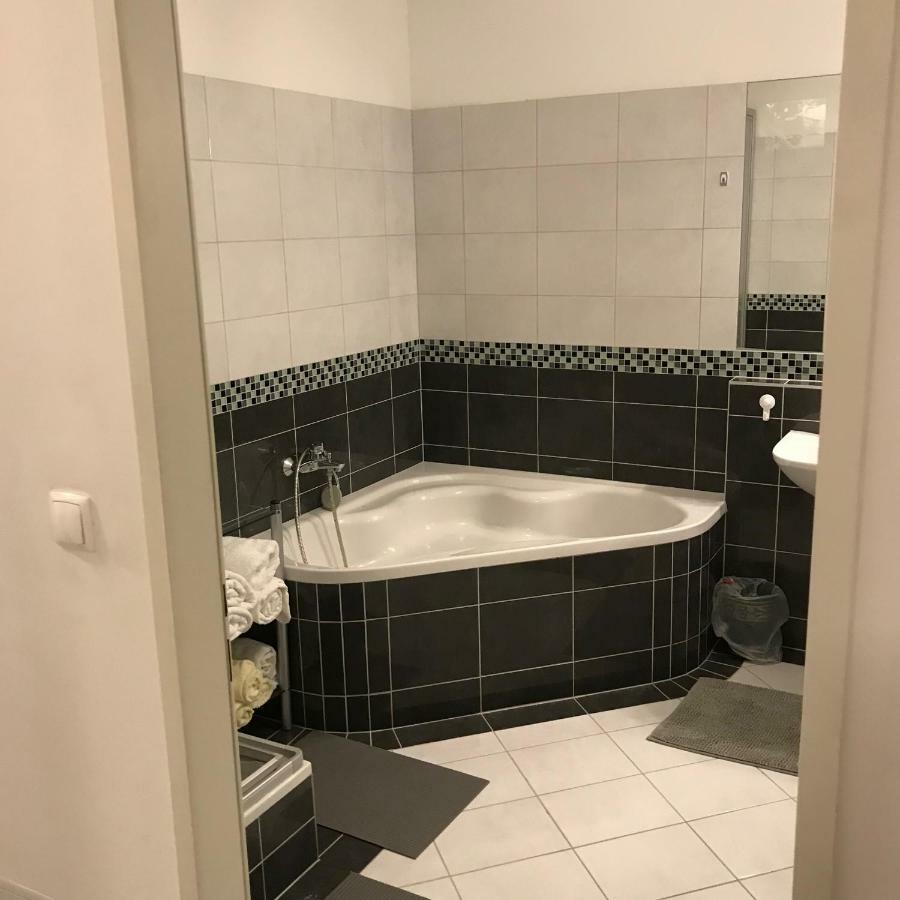 Lg Lovely Apartment Штокерау Екстер'єр фото